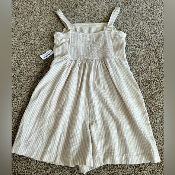 Women’s Romper never worn :) - Picture 3 of 4